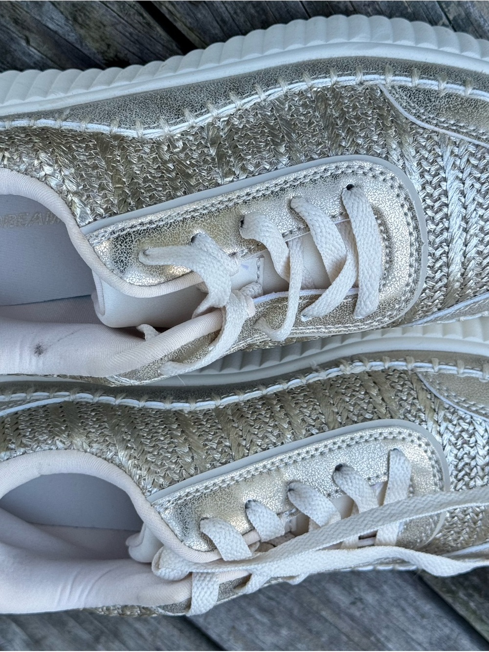 Dream Pairs—Women’s Metallic Gold Casual Lace-Up Sneakers